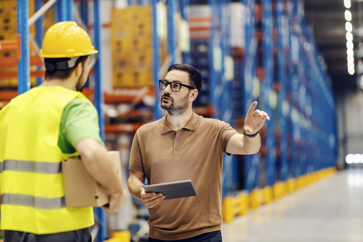 A Distribution Manager Talks to a Warehouse Professional